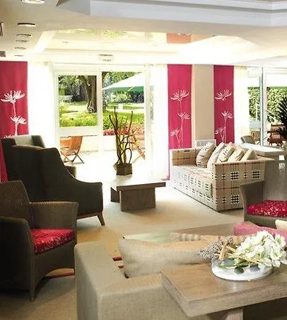 Inter-Hotel Les Agapanthes De L'Esterel Cannes 3*,  Francia