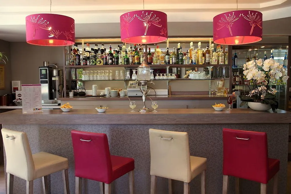 Inter-Hotel Les Agapanthes De L'Esterel Cannes Apartahotel