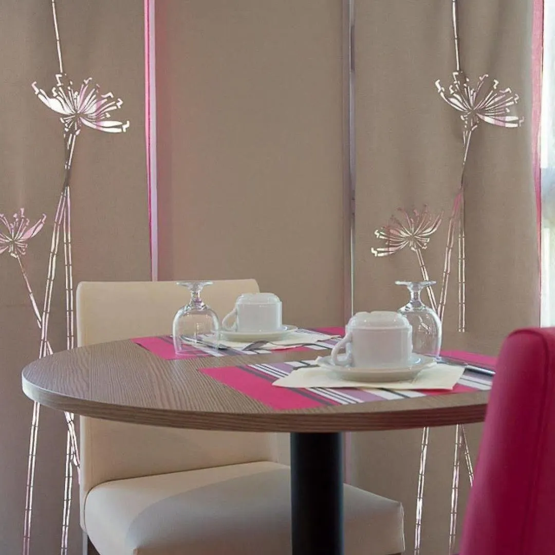 *** Apartahotel Inter-Hotel Les Agapanthes De L'Esterel Cannes Francia