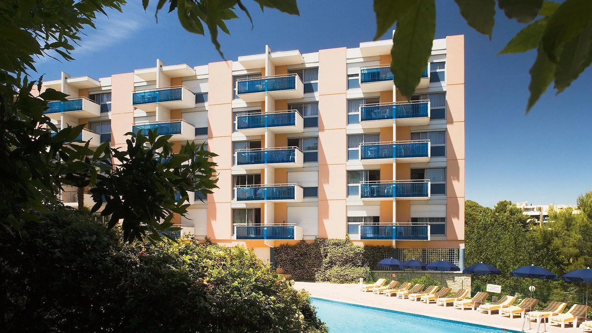 Inter-Hotel Les Agapanthes De L'Esterel Cannes 3*,