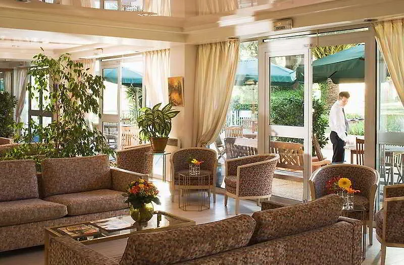 Aparthotel Inter-Hotel Les Agapanthes De L'Esterel Cannes